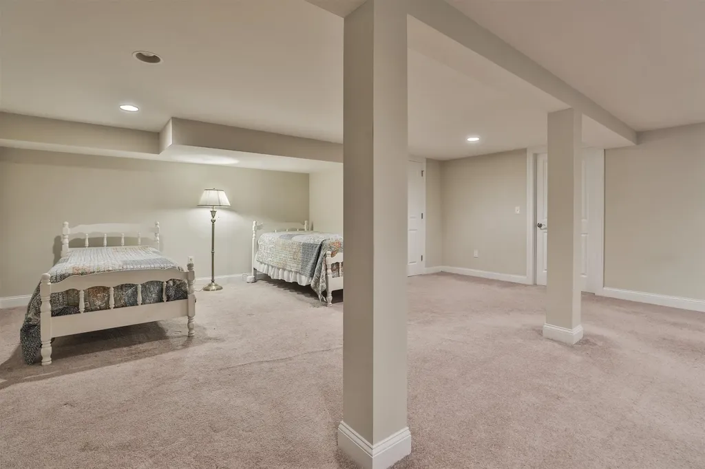 35 Furnival Road Nashua NH 03064