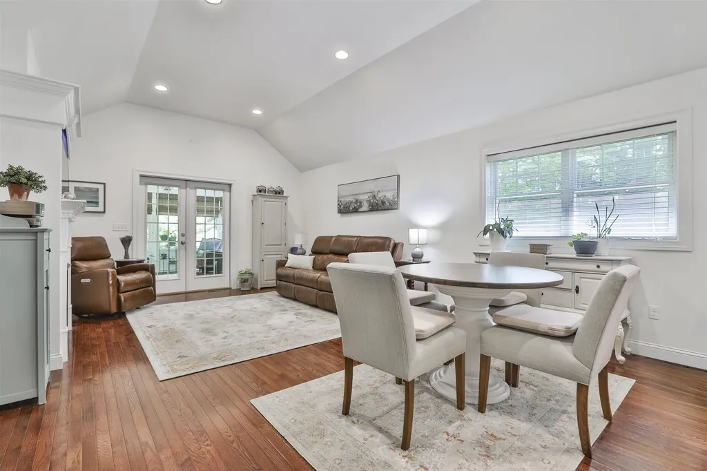 35 Furnival Road Nashua NH 03064