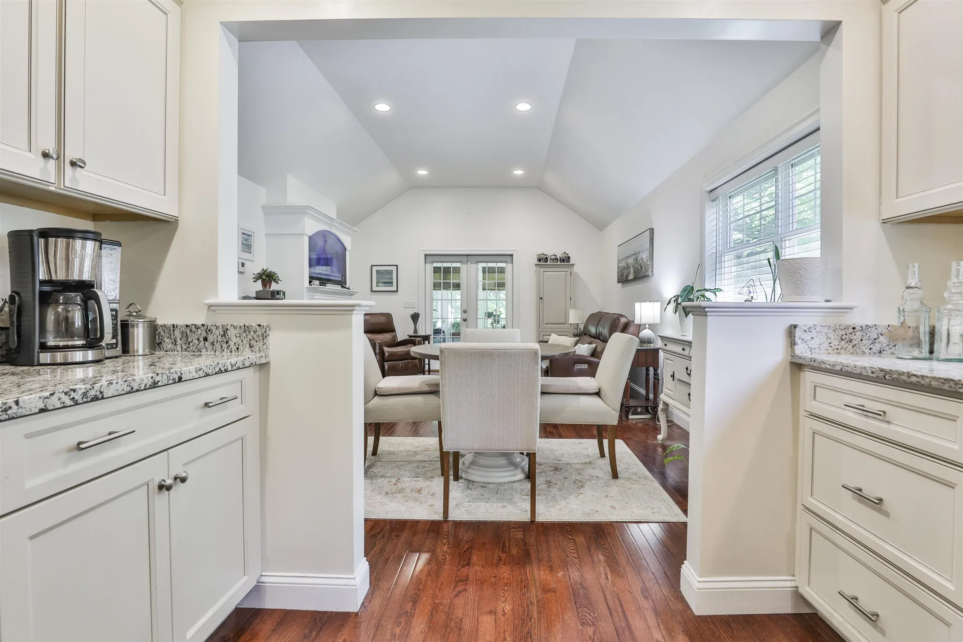 35 Furnival Road Nashua NH 03064