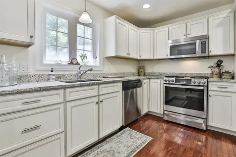 35 Furnival Road Nashua NH 03064