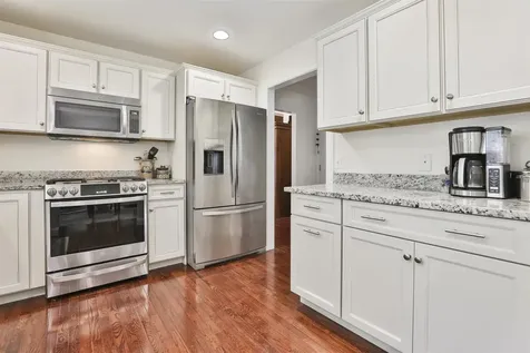 35 Furnival Road Nashua NH 03064