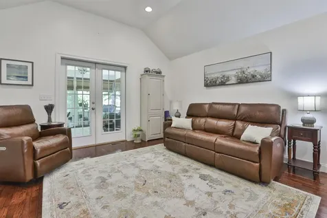 35 Furnival Road Nashua NH 03064