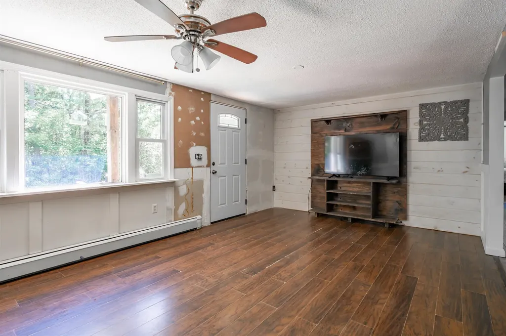215 Fox Farm Road New Ipswich NH 03071