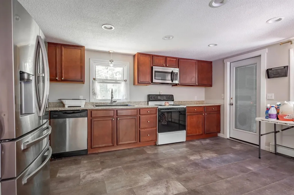 215 Fox Farm Road New Ipswich NH 03071