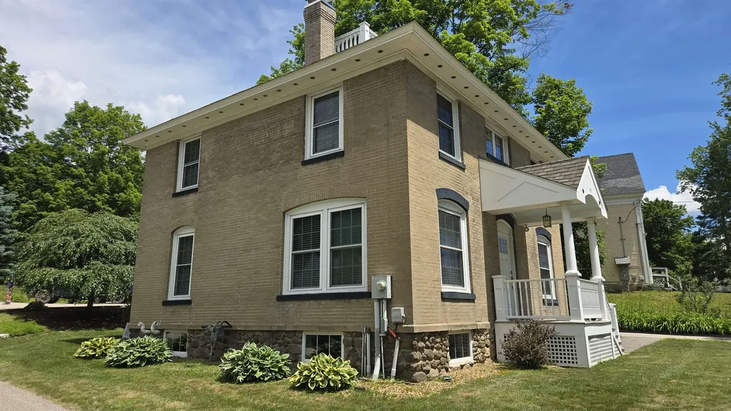 391 W Main Street Tilton NH 03276