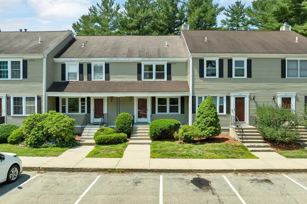 48 Cadogan Way Nashua NH 03062