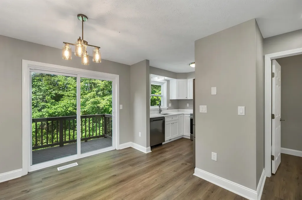48 Cadogan Way Nashua NH 03062