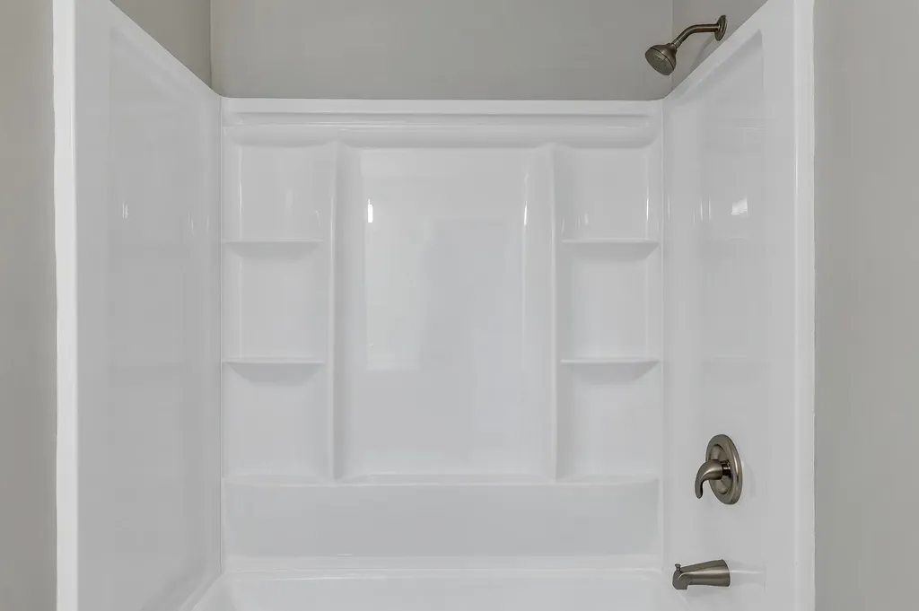 48 Cadogan Way Nashua NH 03062