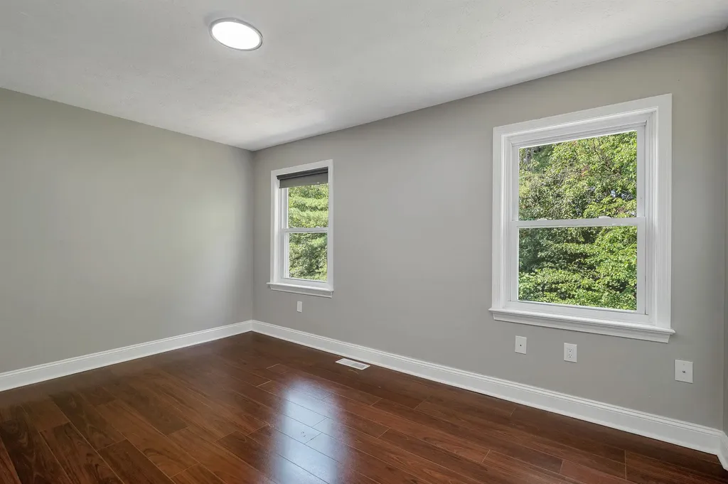 48 Cadogan Way Nashua NH 03062