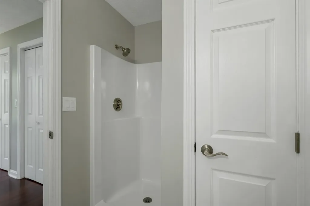 48 Cadogan Way Nashua NH 03062