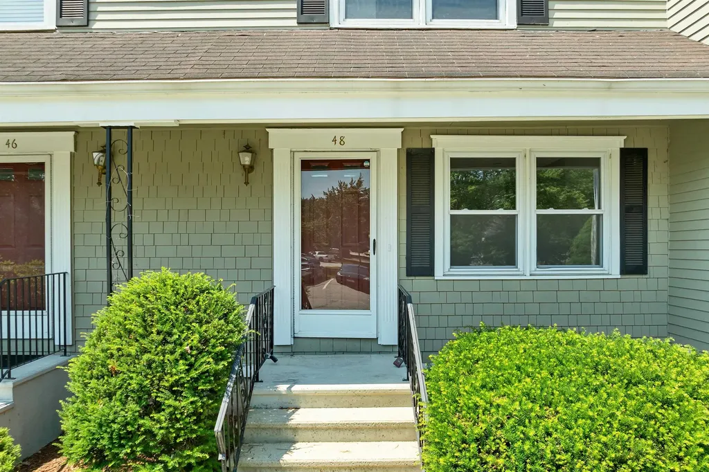 48 Cadogan Way Nashua NH 03062