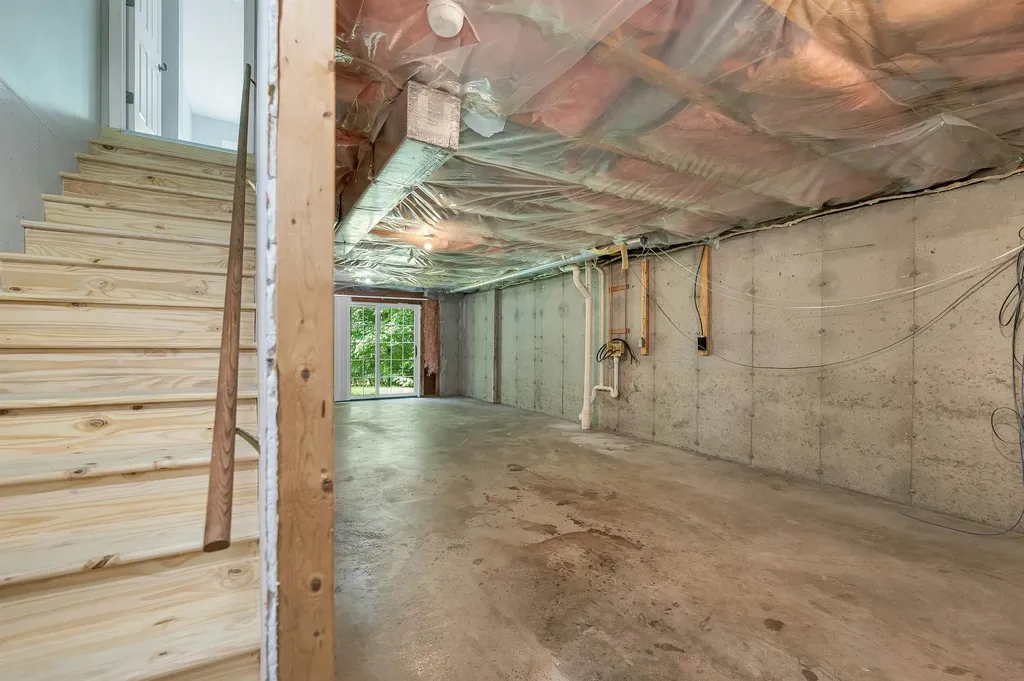 48 Cadogan Way Nashua NH 03062