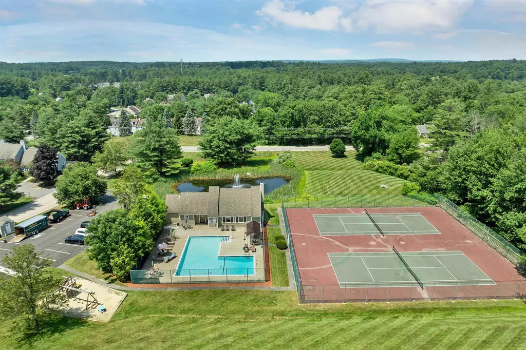 48 Cadogan Way Nashua NH 03062