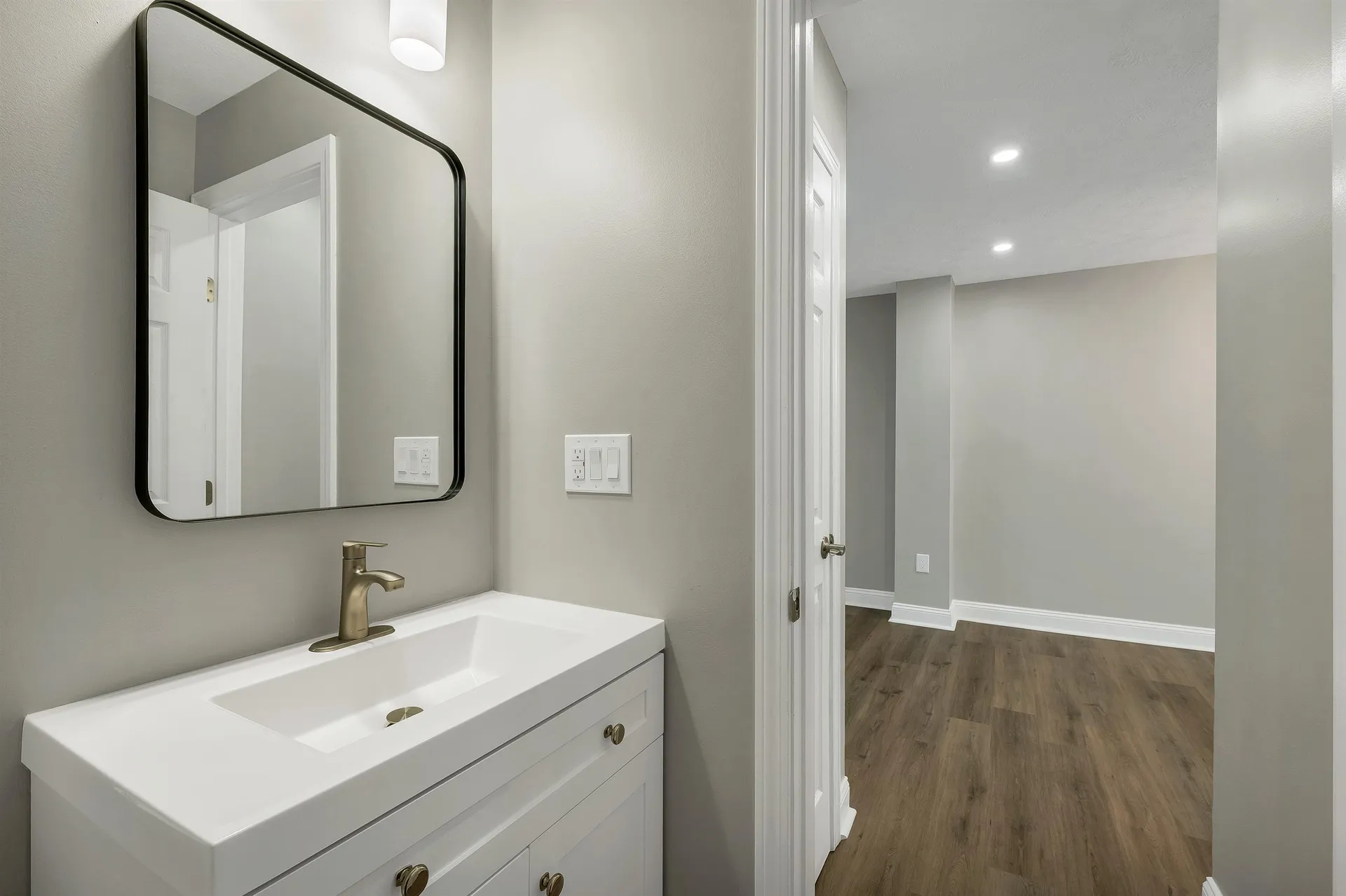 48 Cadogan Way Nashua NH 03062