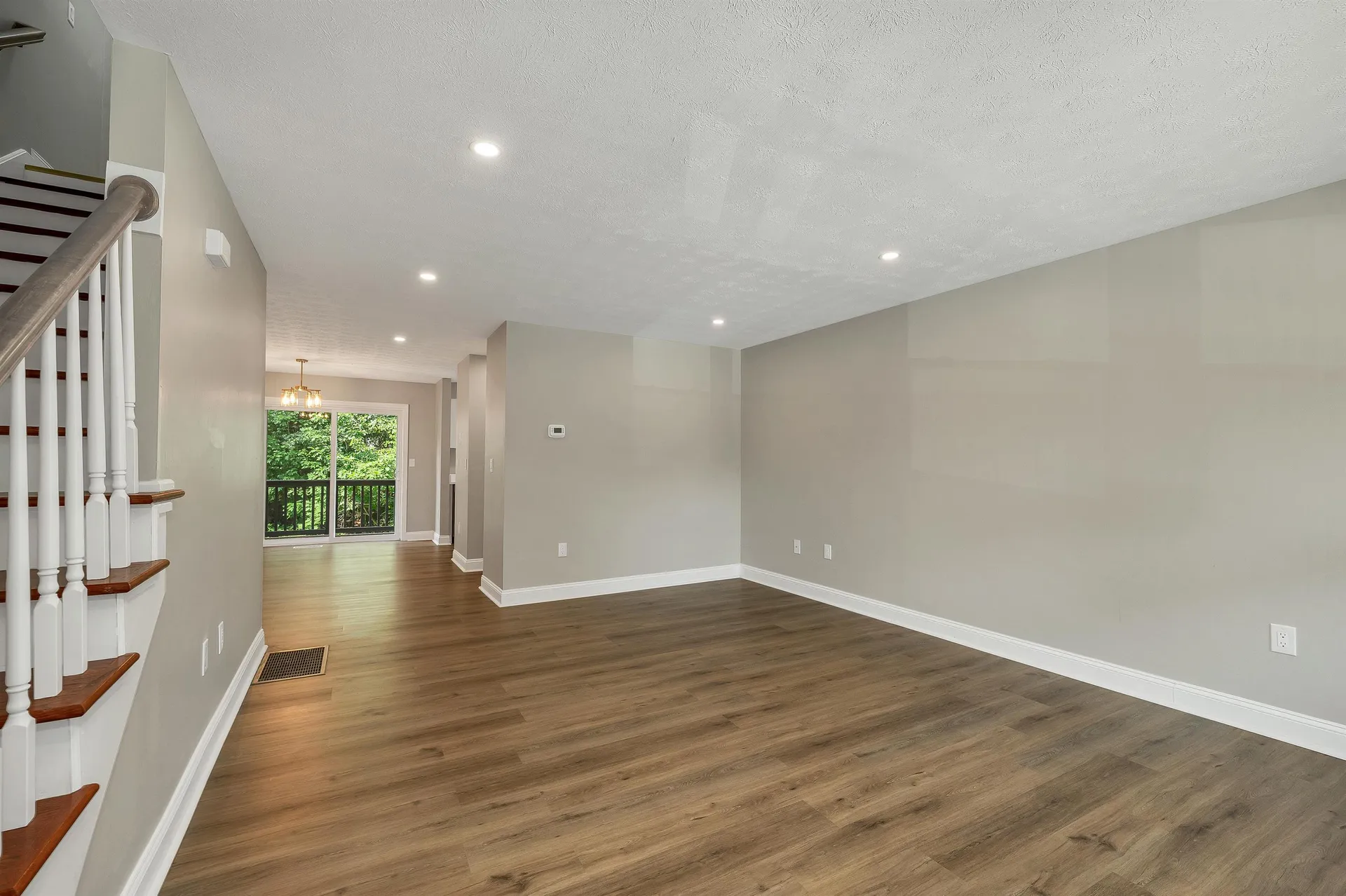 48 Cadogan Way Nashua NH 03062