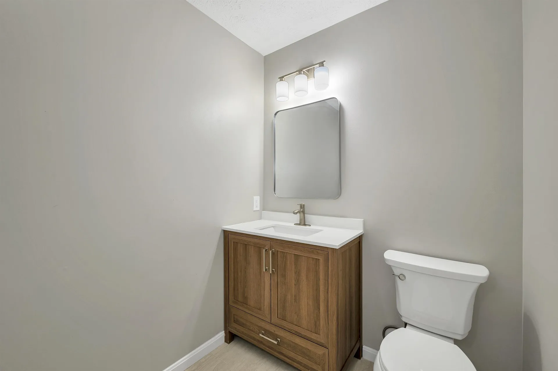 48 Cadogan Way Nashua NH 03062