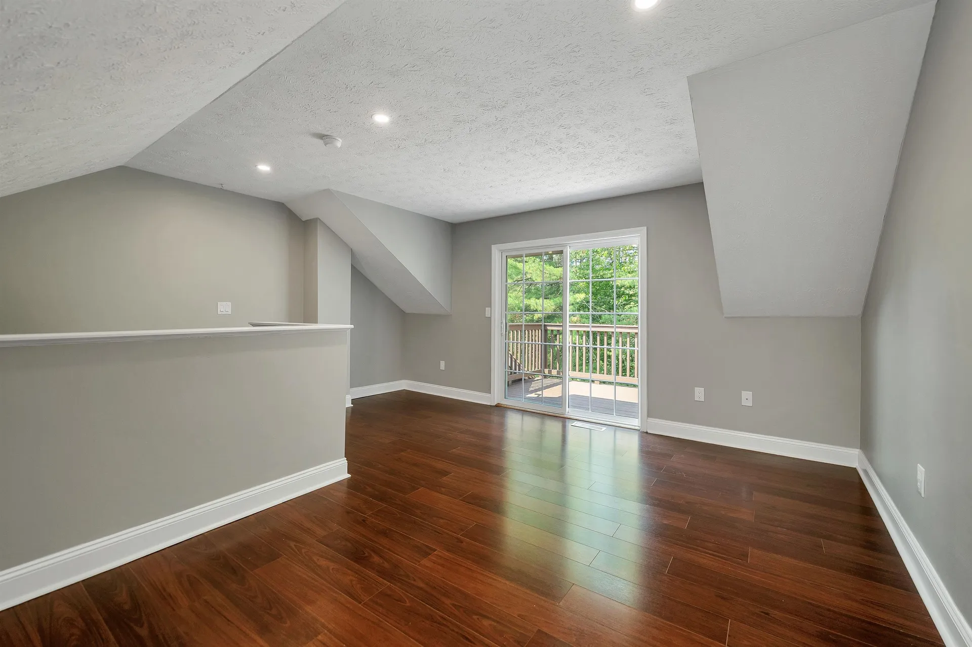 48 Cadogan Way Nashua NH 03062