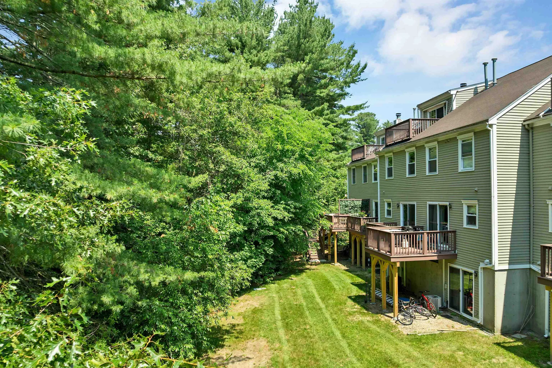 48 Cadogan Way Nashua NH 03062