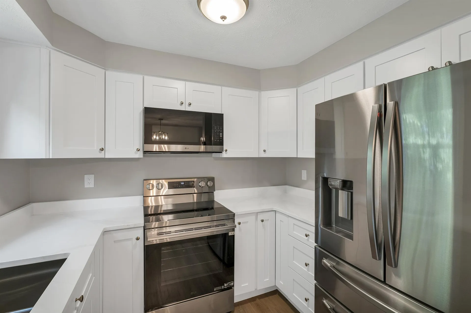 48 Cadogan Way Nashua NH 03062
