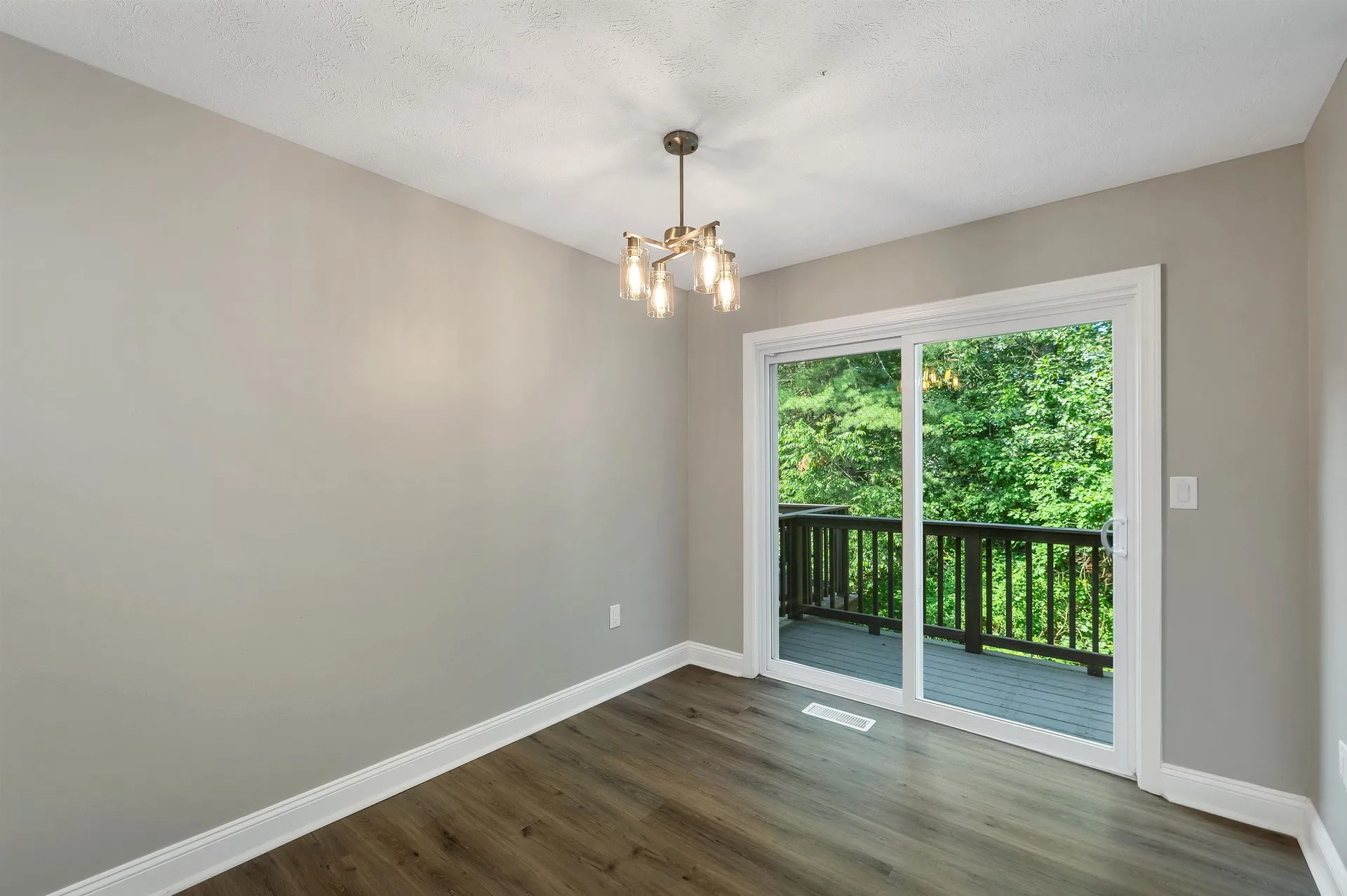 48 Cadogan Way Nashua NH 03062
