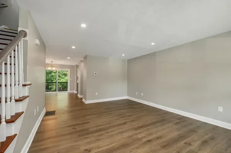 48 Cadogan Way Nashua NH 03062