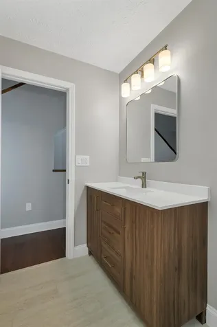 48 Cadogan Way Nashua NH 03062