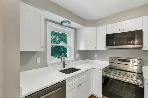 48 Cadogan Way Nashua NH 03062