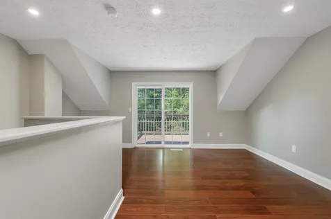 48 Cadogan Way Nashua NH 03062