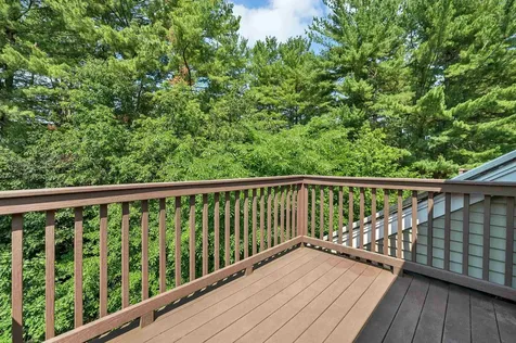 48 Cadogan Way Nashua NH 03062