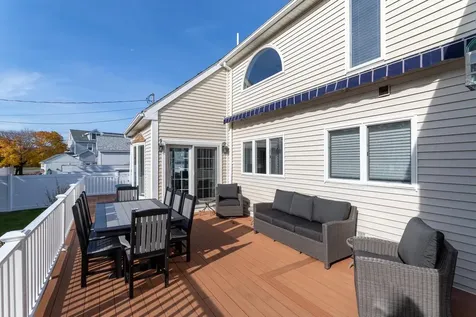 7 Lowell Street Seabrook NH 03874