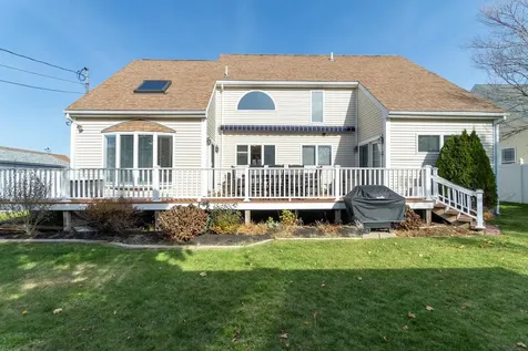 7 Lowell Street Seabrook NH 03874