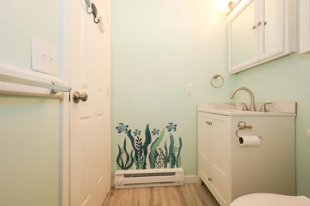 32 Ashworth Avenue Hampton NH 03842
