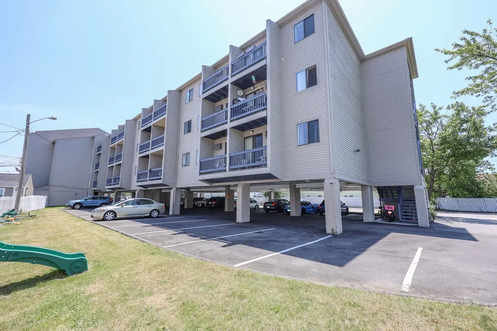 32 Ashworth Avenue Hampton NH 03842