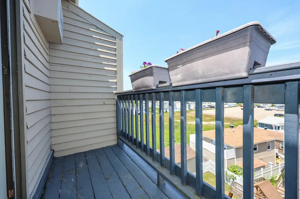 32 Ashworth Avenue Hampton NH 03842