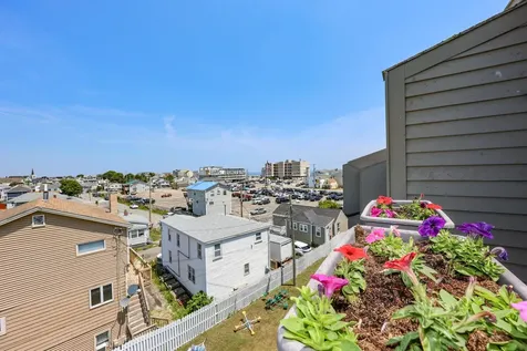 32 Ashworth Avenue Hampton NH 03842