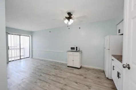 32 Ashworth Avenue Hampton NH 03842