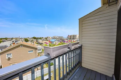 32 Ashworth Avenue Hampton NH 03842