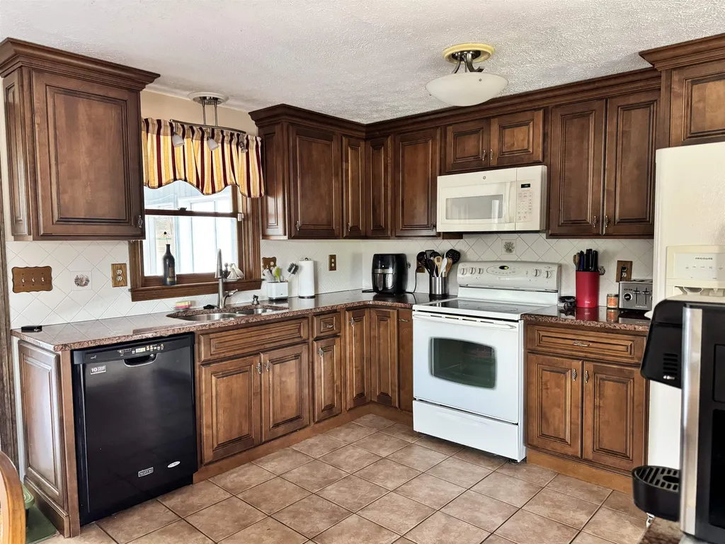 366 Blevens Drive Manchester NH 03104