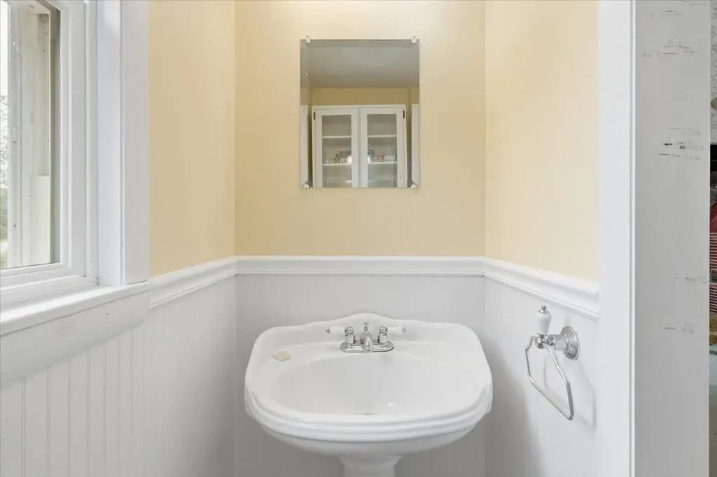 22 Redwood Terrace Essex Junction VT 05452
