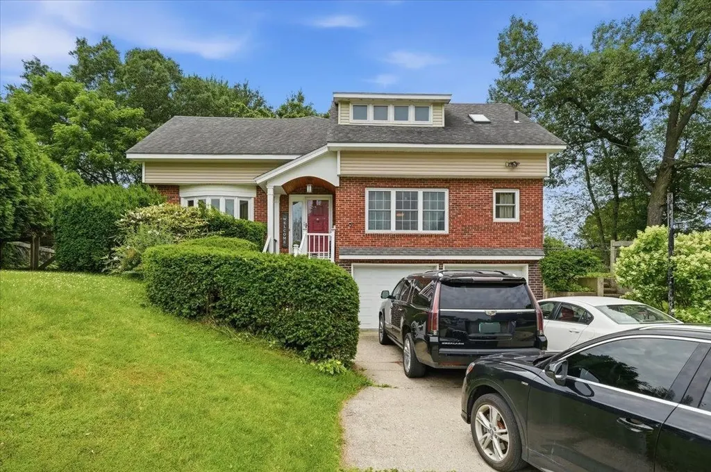 22 Redwood Terrace Essex Junction VT 05452