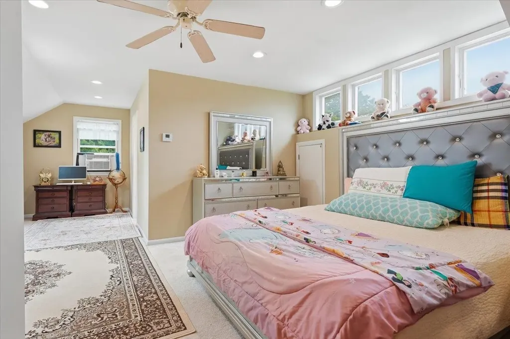 22 Redwood Terrace Essex Junction VT 05452