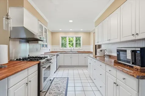 22 Redwood Terrace Essex Junction VT 05452