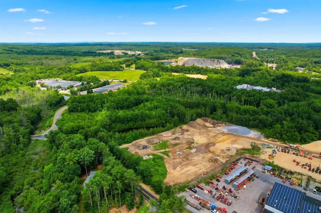36 Old County Road Plaistow NH 03865