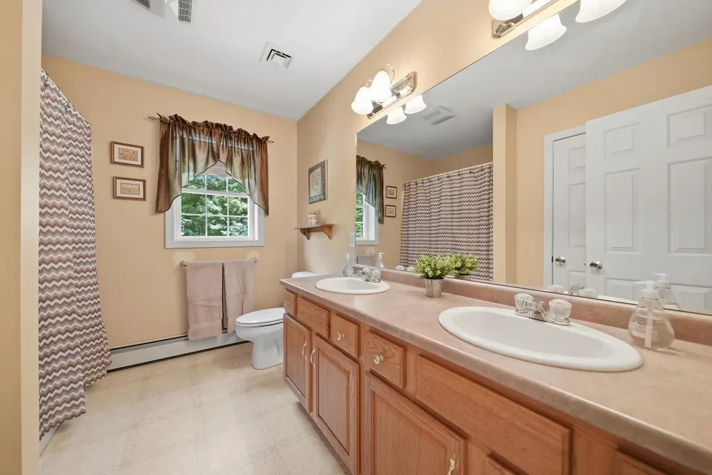 43 Emerson Road Chester NH 03036
