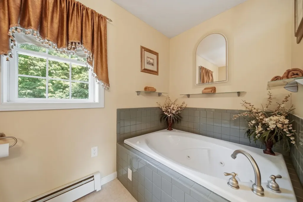 43 Emerson Road Chester NH 03036