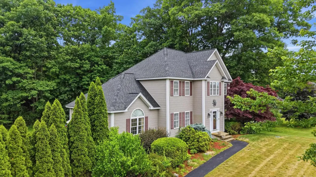 43 Emerson Road Chester NH 03036