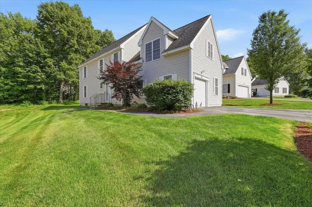 161 Forest Hill Way Manchester NH 03109