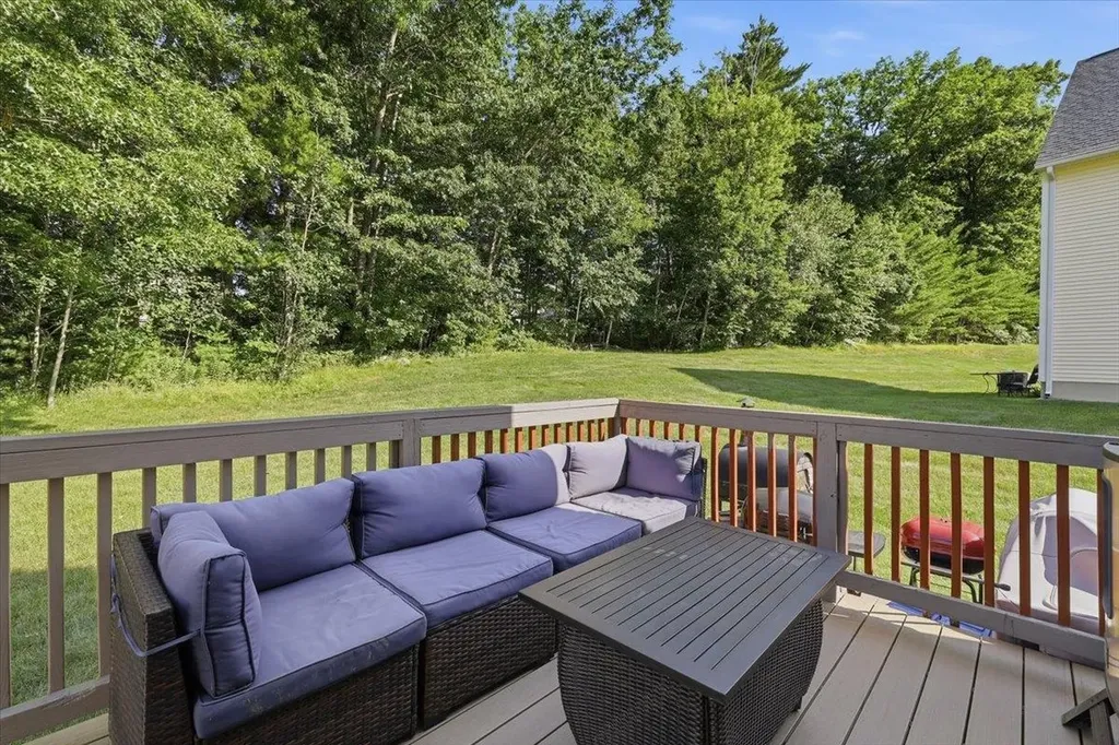 161 Forest Hill Way Manchester NH 03109
