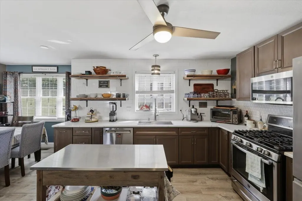 161 Forest Hill Way Manchester NH 03109