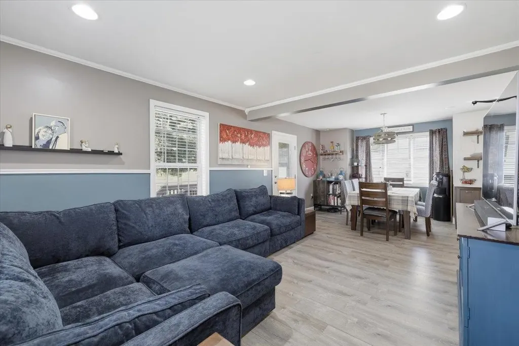 161 Forest Hill Way Manchester NH 03109